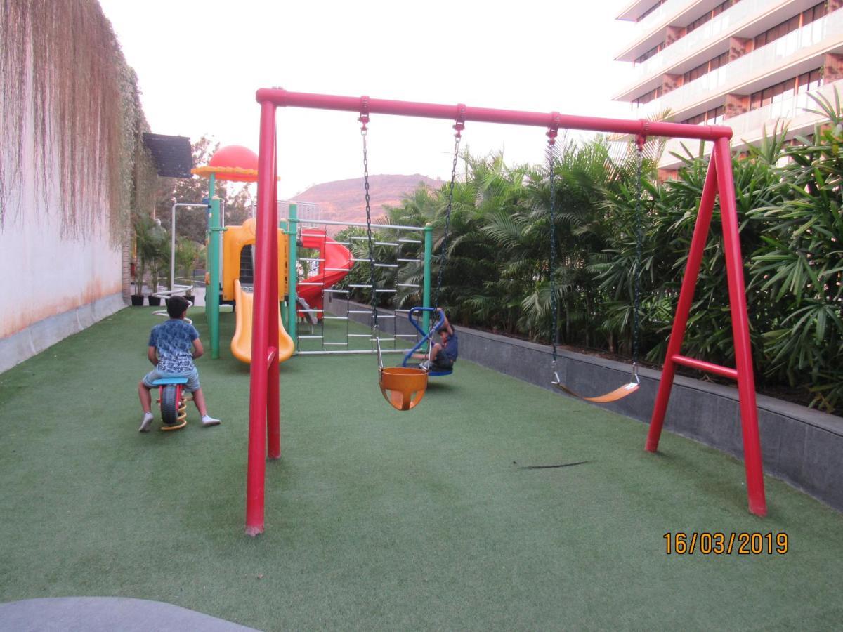 Oxford Golf Resort Pirangut Bagian luar foto