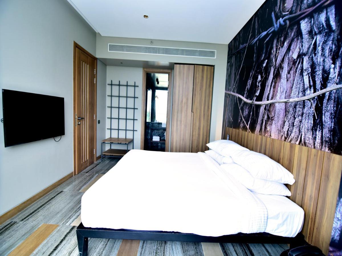 Oxford Golf Resort Pirangut Bagian luar foto